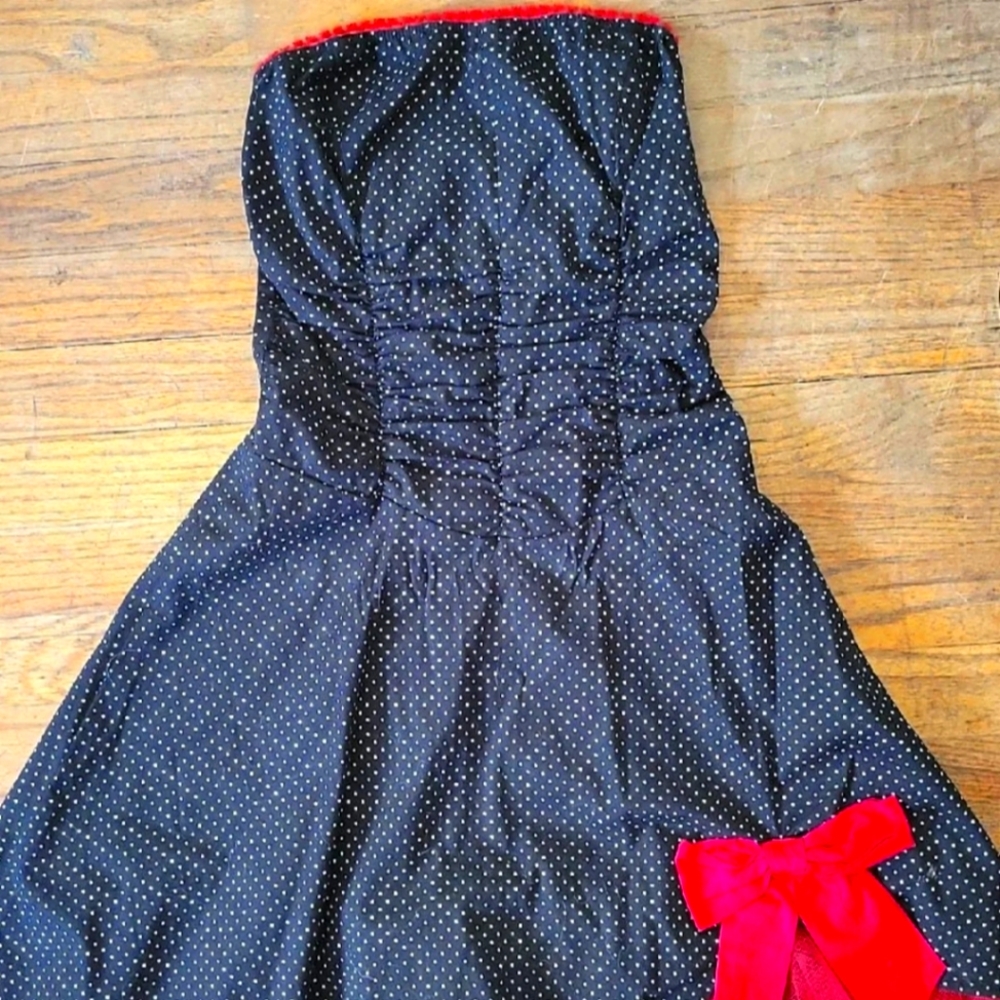Strapless polkadot pinup rockabilly dress